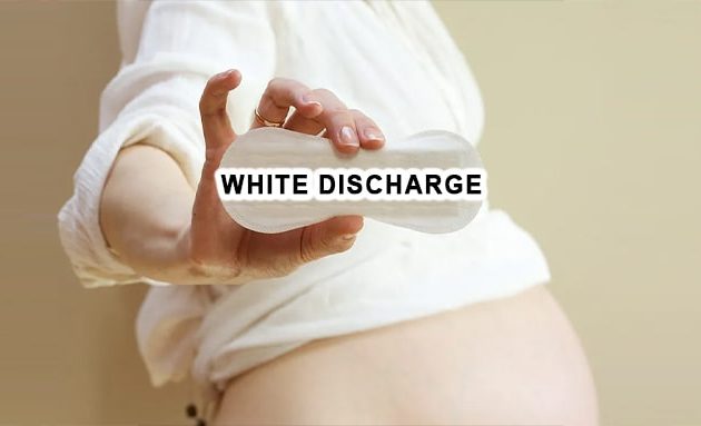 White discharge problem in hindi, पीरियड्स से पहले लड़कियों को क्यों आता है सफेद पानी?